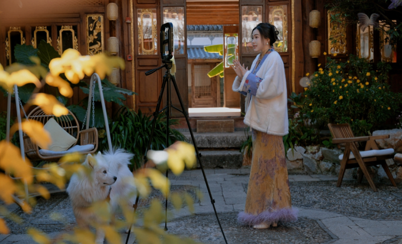 89���˿׷������������ϰ������������ֱ��������300��